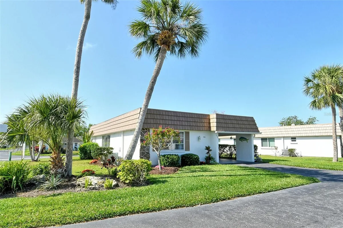 Property Slideshow image 1 of 47 | 2752 riverbluff pl # 66, Sarasota, FL, 34231