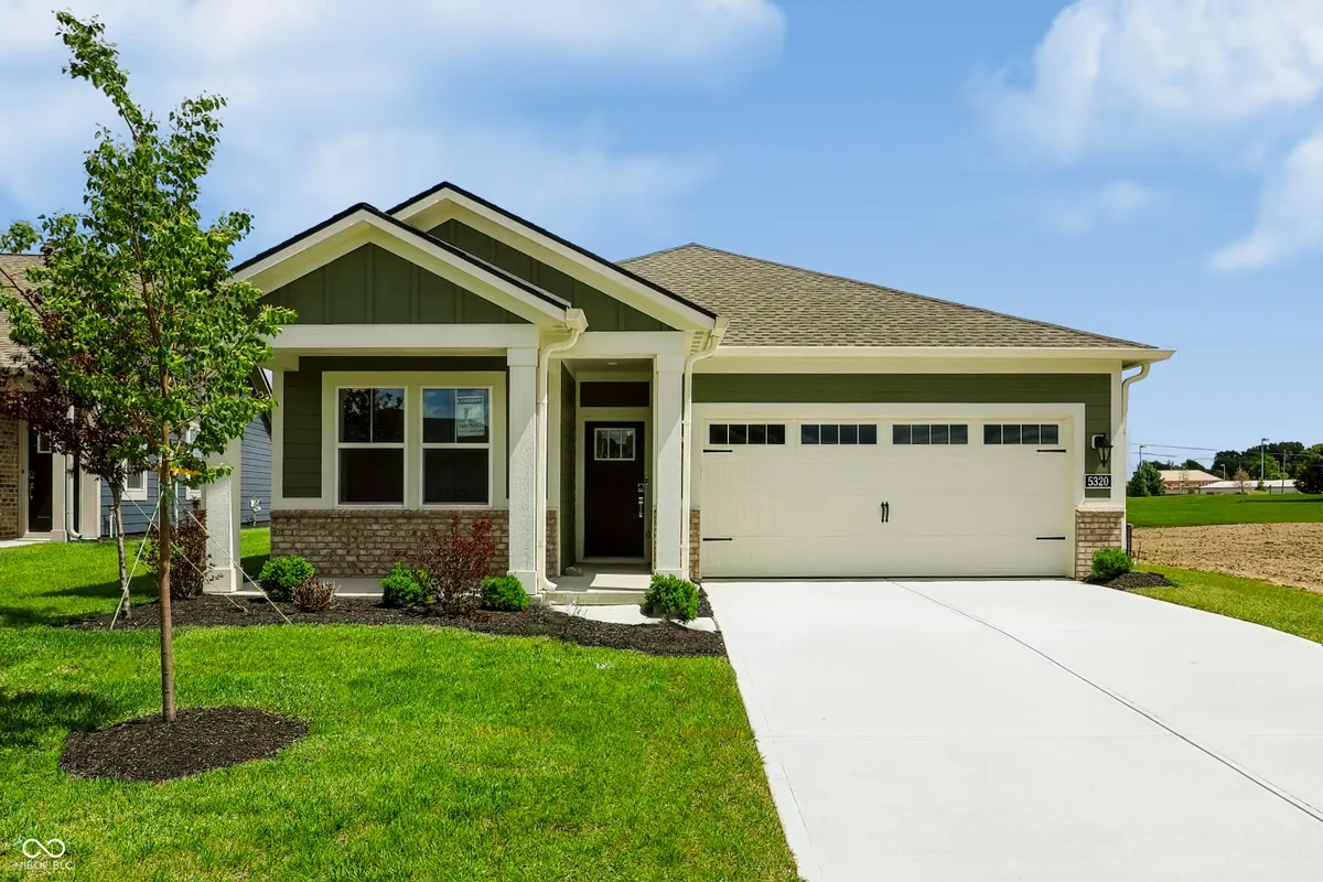 Property Slideshow image 1 of 18 | 5320 foxley park ln, Avon, IN, 46123