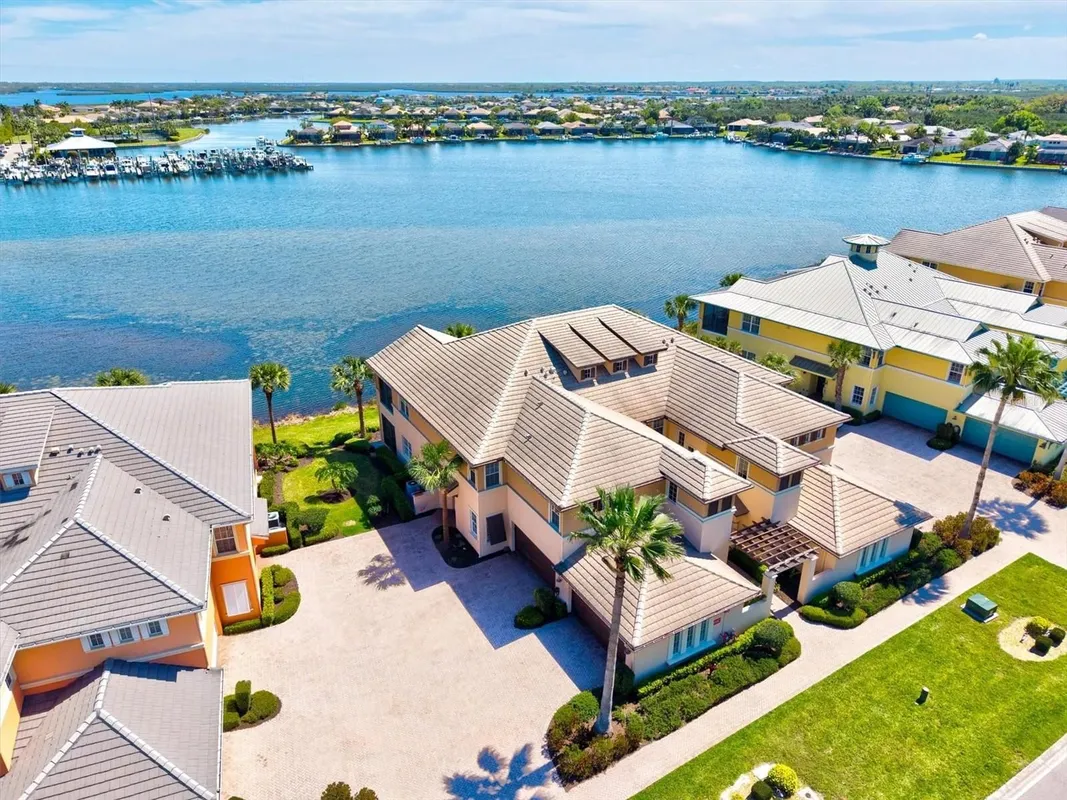 Property Slideshow image 1 of 100 | 1135 riverscape st 1135, Bradenton, FL, 34208