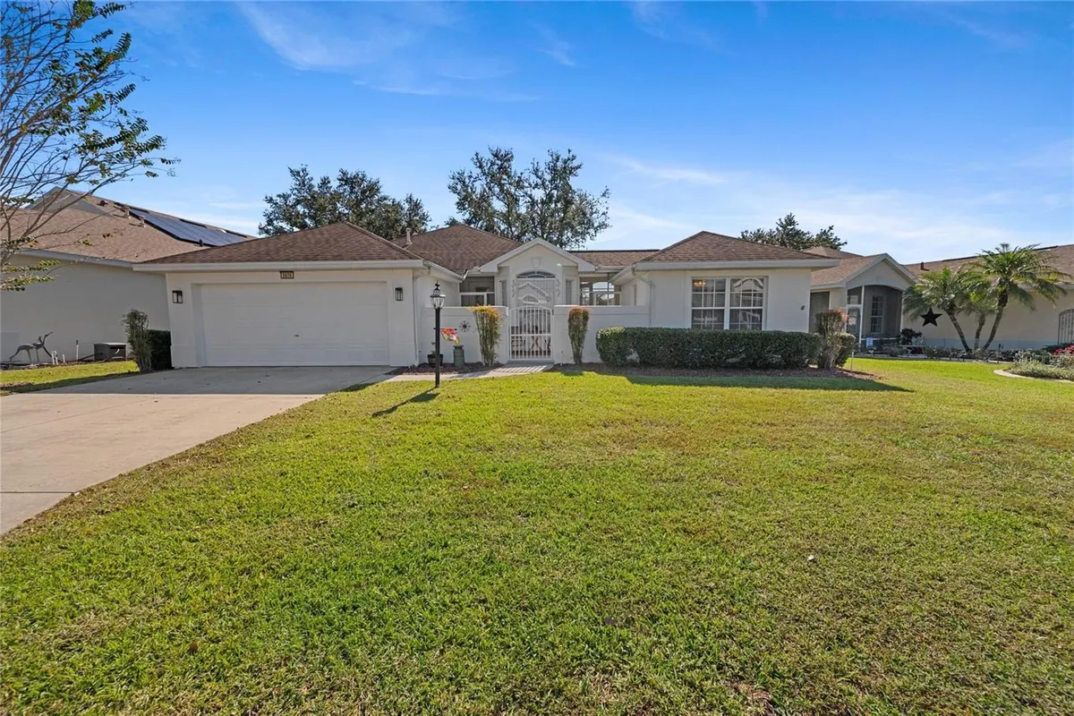 Property Slideshow image 1 of 64 | 5676 gulf stream st, Tavares, FL, 32778