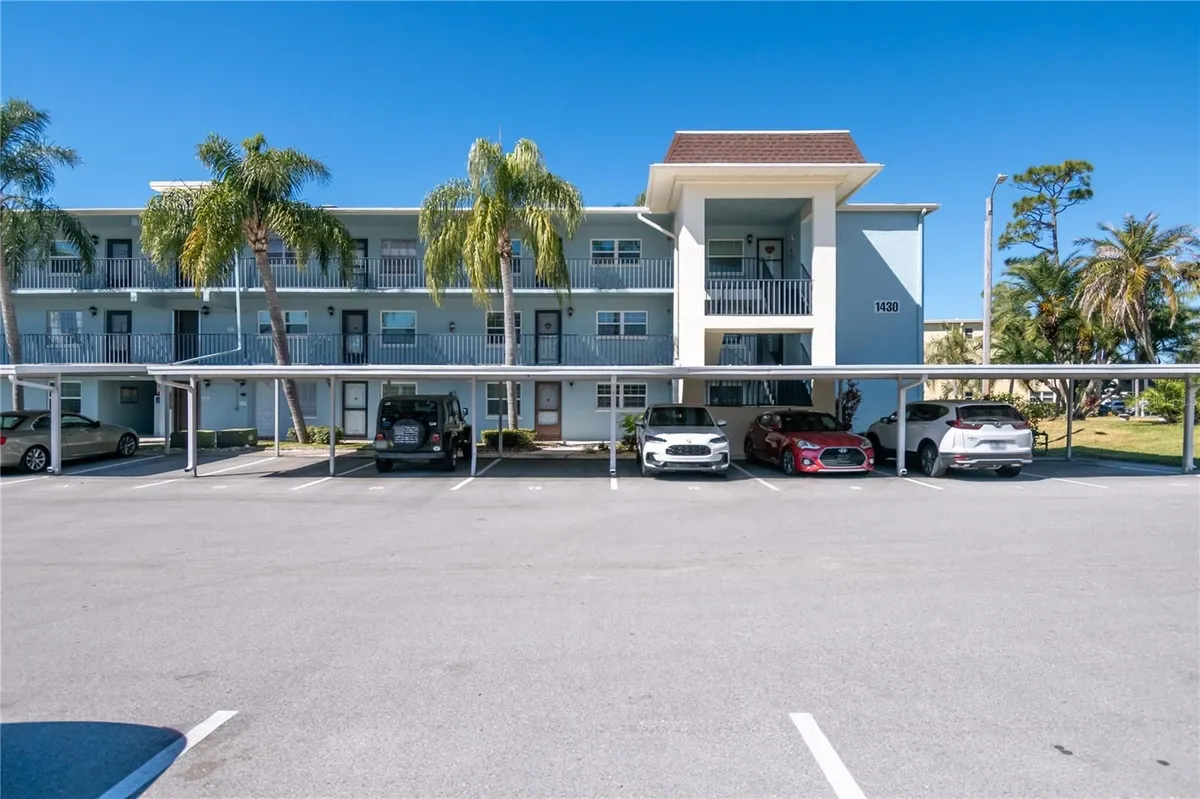Property Slideshow image 1 of 21 | 1430 heather ridge blvd 202, Dunedin, FL, 34698