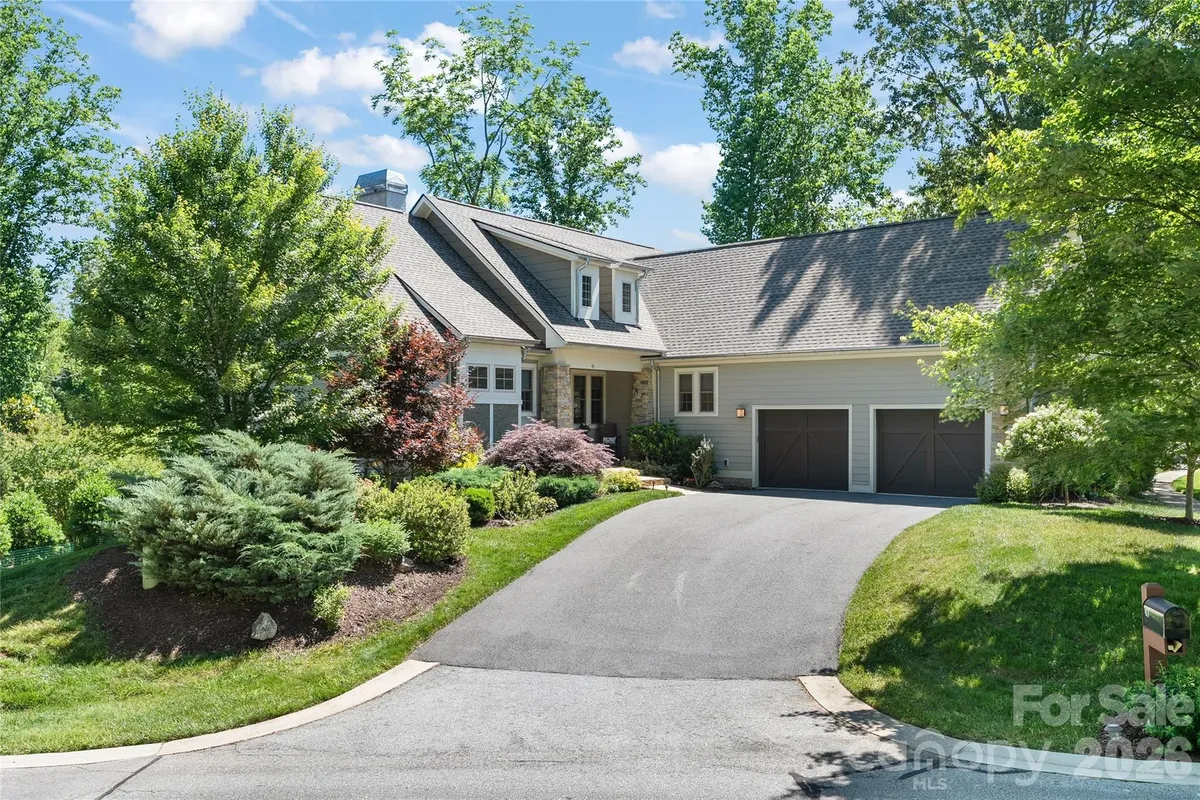 Property Slideshow image 1 of 48 | 43 orvis stone cir, Biltmore Lake, NC, 28715