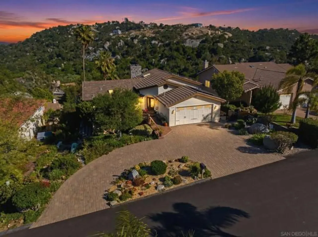Property Slideshow image 1 of 64 | 9643 indian crk, Escondido, CA, 92026