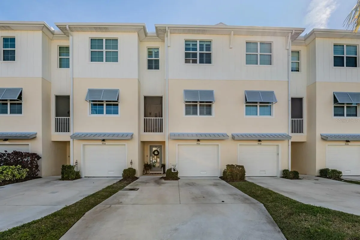 Property Slideshow image 1 of 41 | 9916 key haven rd, Seminole, FL, 33777