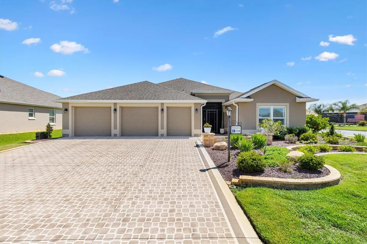 Property Slideshow image 1 of 39 | 728 congaree loop, The Villages, FL, 32163