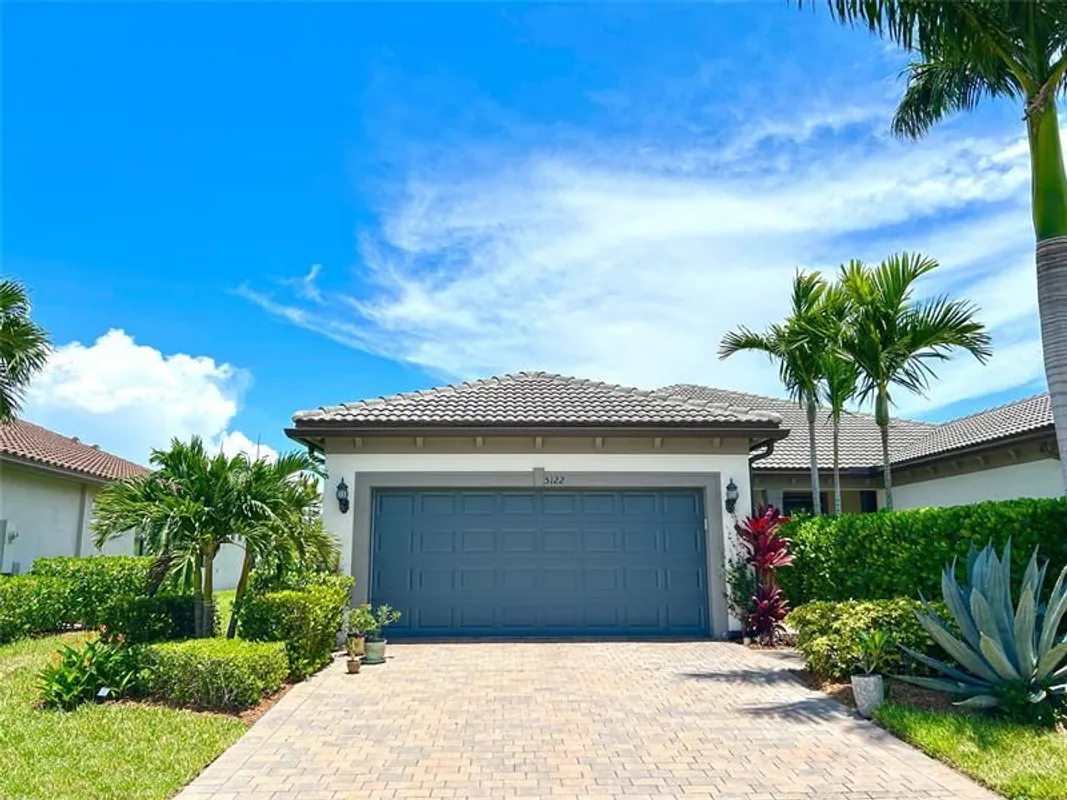 Property Slideshow image 1 of 32 | 5122 unity sq, Vero Beach, FL, 32967