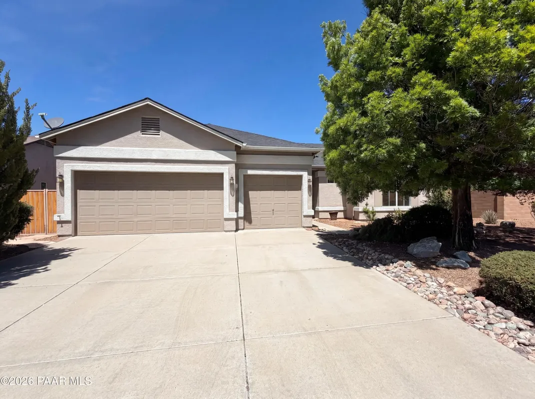 Property Slideshow image 1 of 38 | 8023 n sable way, Prescott Valley, AZ, 86315