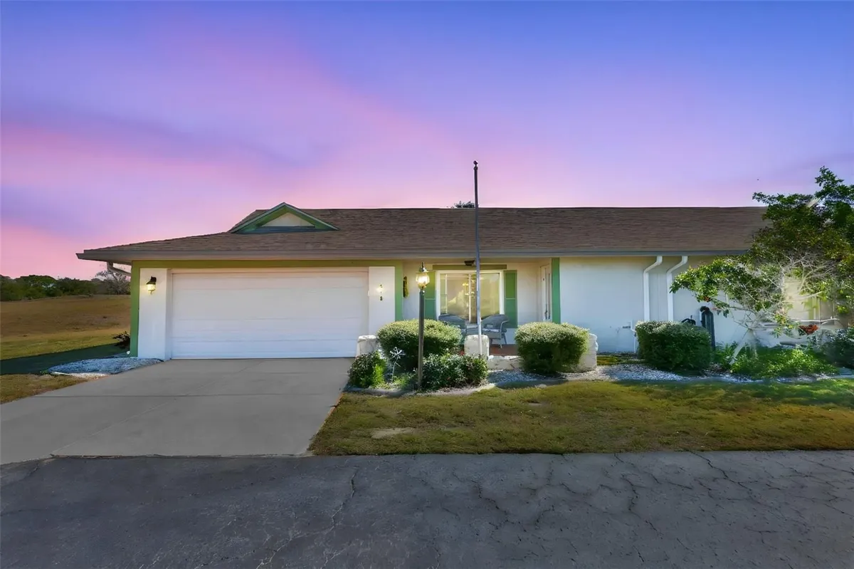 Property Slideshow image 1 of 46 | 318 fairside ct, Sun City Center, FL, 33573