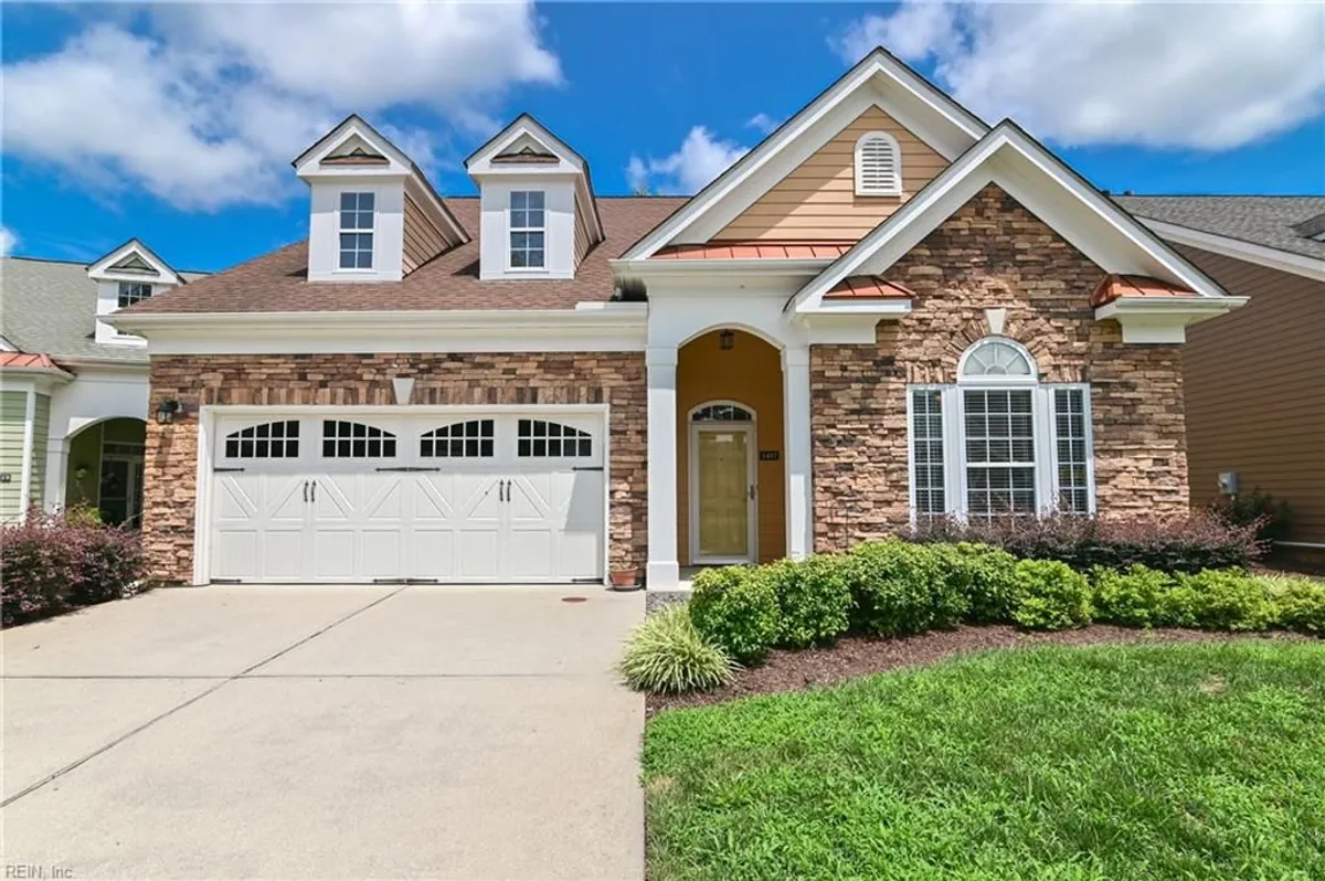 Property Slideshow image 1 of 48 | 1417 blairwood ln, Chesapeake, VA, 23320
