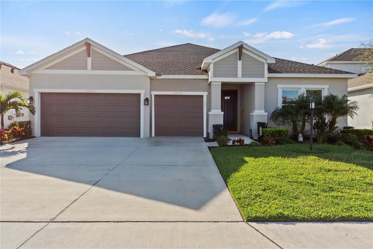 Property Slideshow image 1 of 22 | 16545 star grass cir, Bradenton, FL, 34211