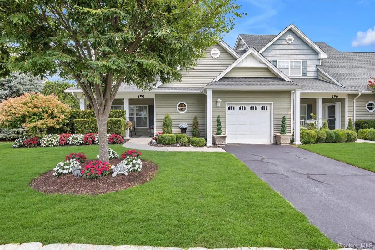 Property Slideshow image 1 of 21 | 158 stoneleigh dr, Riverhead, NY, 11901