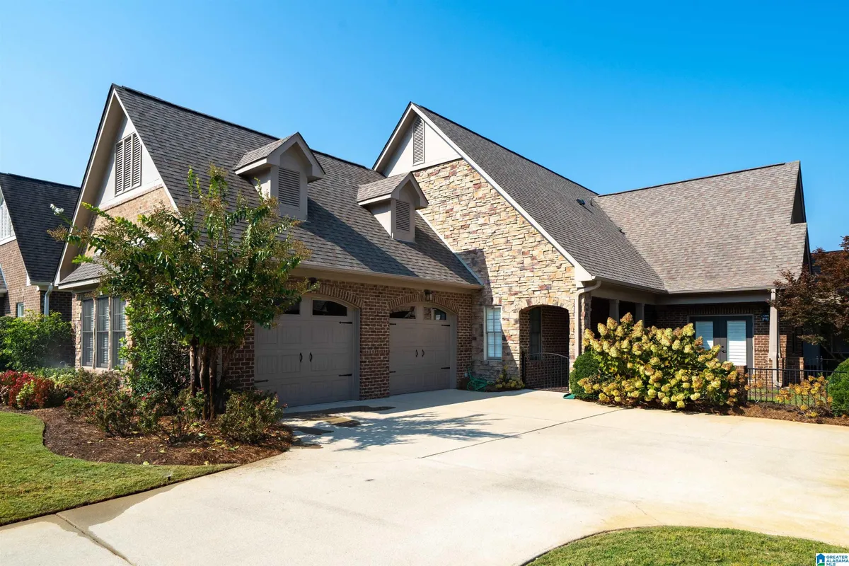 Property Slideshow image 1 of 30 | 1013 danberry ln, Hoover, AL, 35242