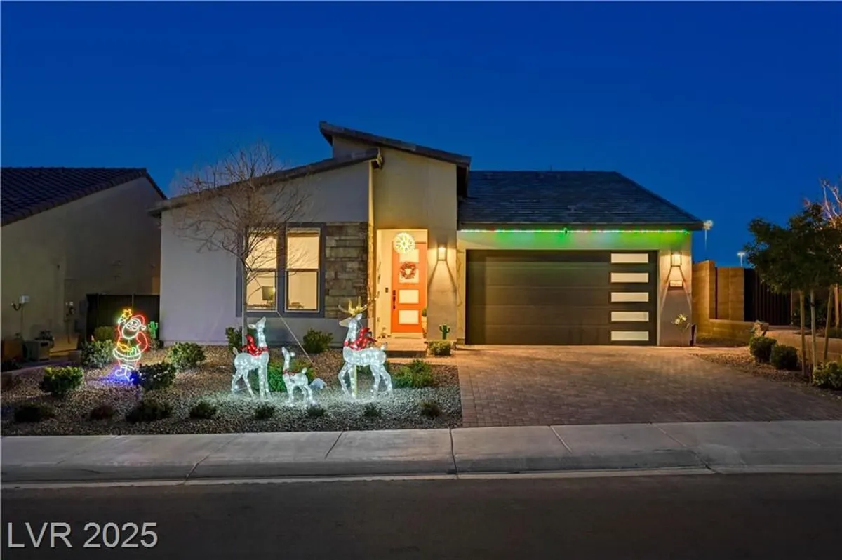 Property Slideshow image 1 of 86 | 9657 balais dr, Las Vegas, NV, 89143