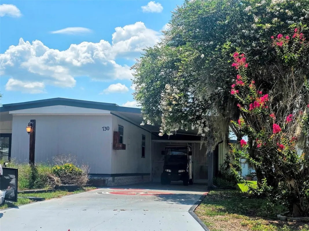 Property Slideshow image 1 of 14 | 730 royal palm ave, Lady Lake, FL, 32159