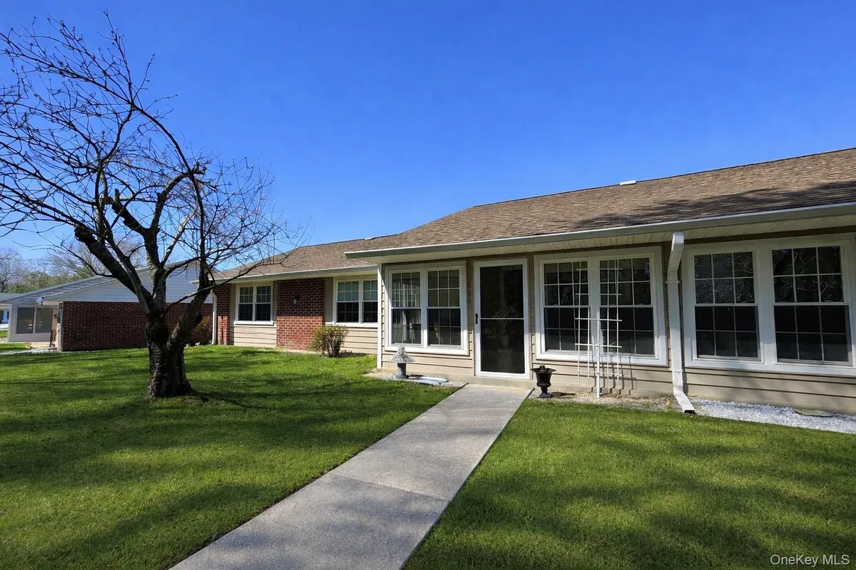 Property Slideshow image 1 of 15 | 64 enfield ct a, Brookhaven, NY, 11961