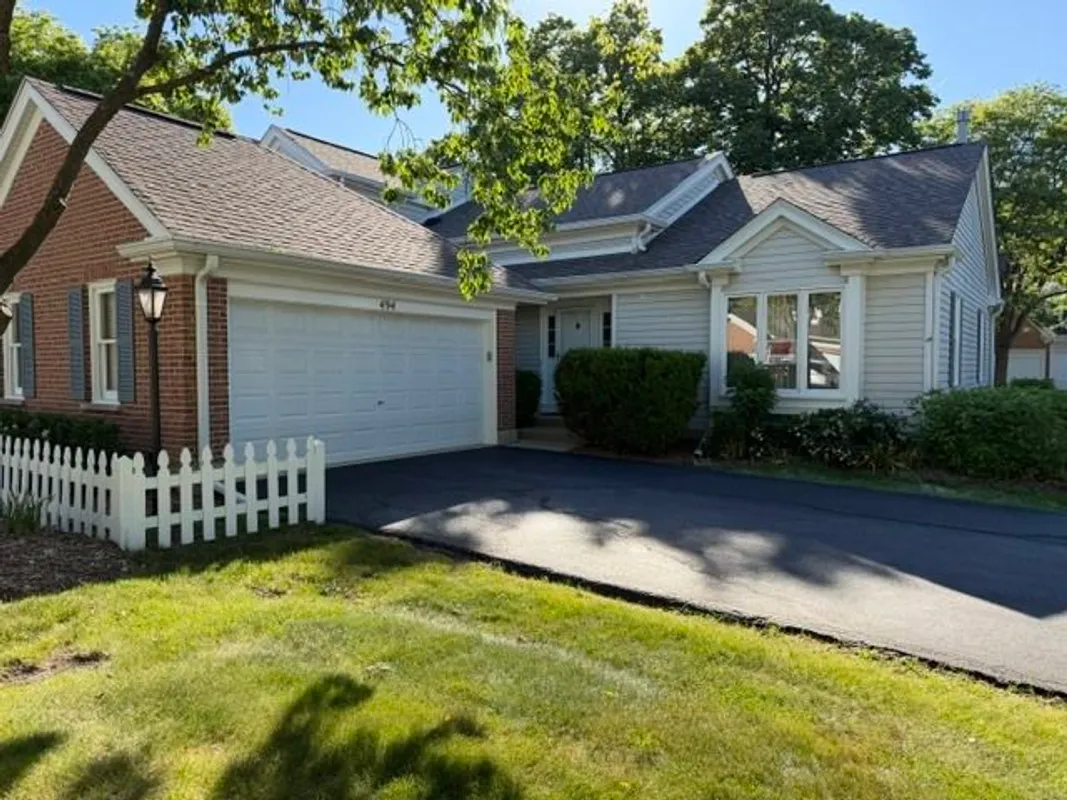 Property Slideshow image 1 of 9 | 494 ferndale ln, Prospect Heights, IL, 60070