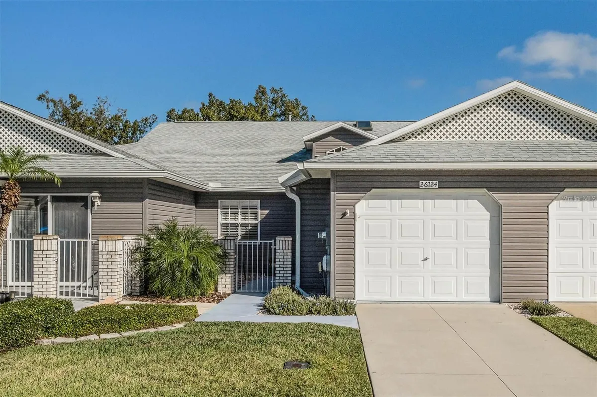 Property Slideshow image 1 of 65 | 26724 cash ct, Leesburg, FL, 34748