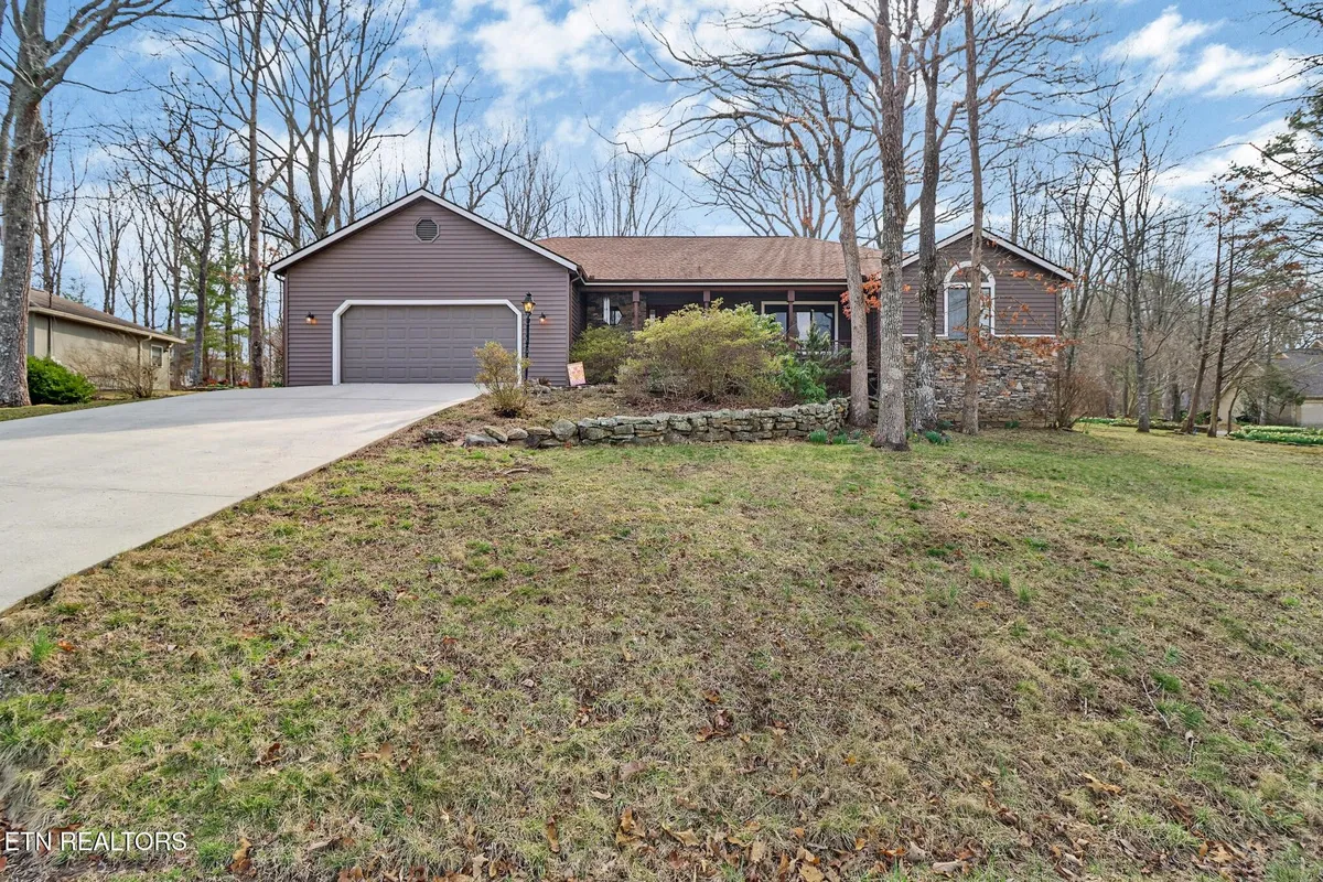 Property Slideshow image 1 of 40 | 31 kingsboro ln, Crossville, TN, 38558