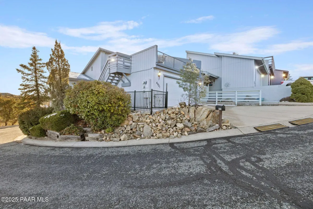 Property Slideshow image 1 of 77 | 4921 summit cir, Prescott, AZ, 86301