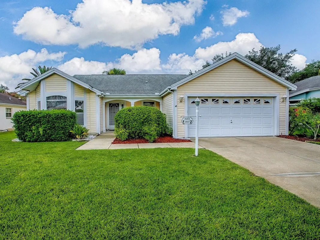 Property Slideshow image 1 of 75 | 1107 san antonio ln, The Villages, FL, 32159