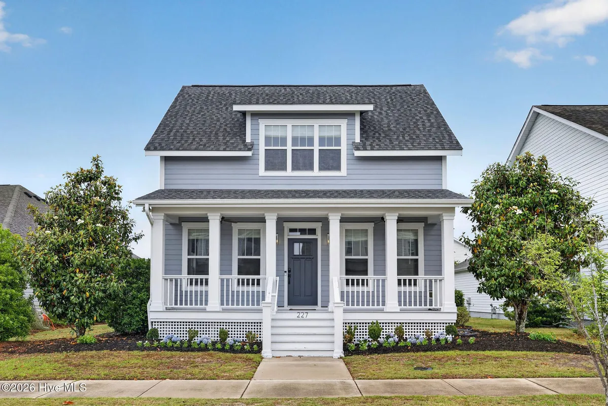 Property Slideshow image 1 of 50 | 227 trawlers way, Wilmington, NC, 28412