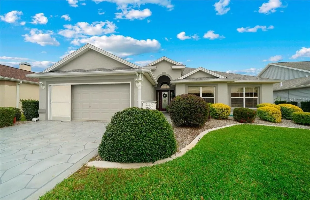 Property Slideshow image 1 of 73 | 2574 caribe dr, The Villages, FL, 32162