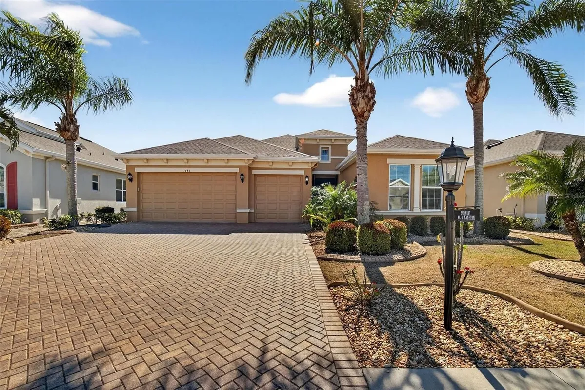 Property Slideshow image 1 of 89 | 1543 emerald dunes dr, Sun City Center, FL, 33573