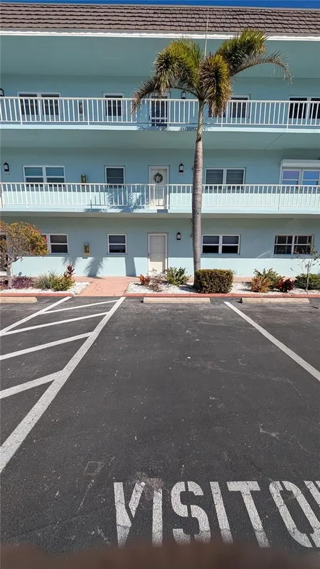 Property Slideshow image 1 of 25 | 7 dunoon pl 104, Dunedin, FL, 34698