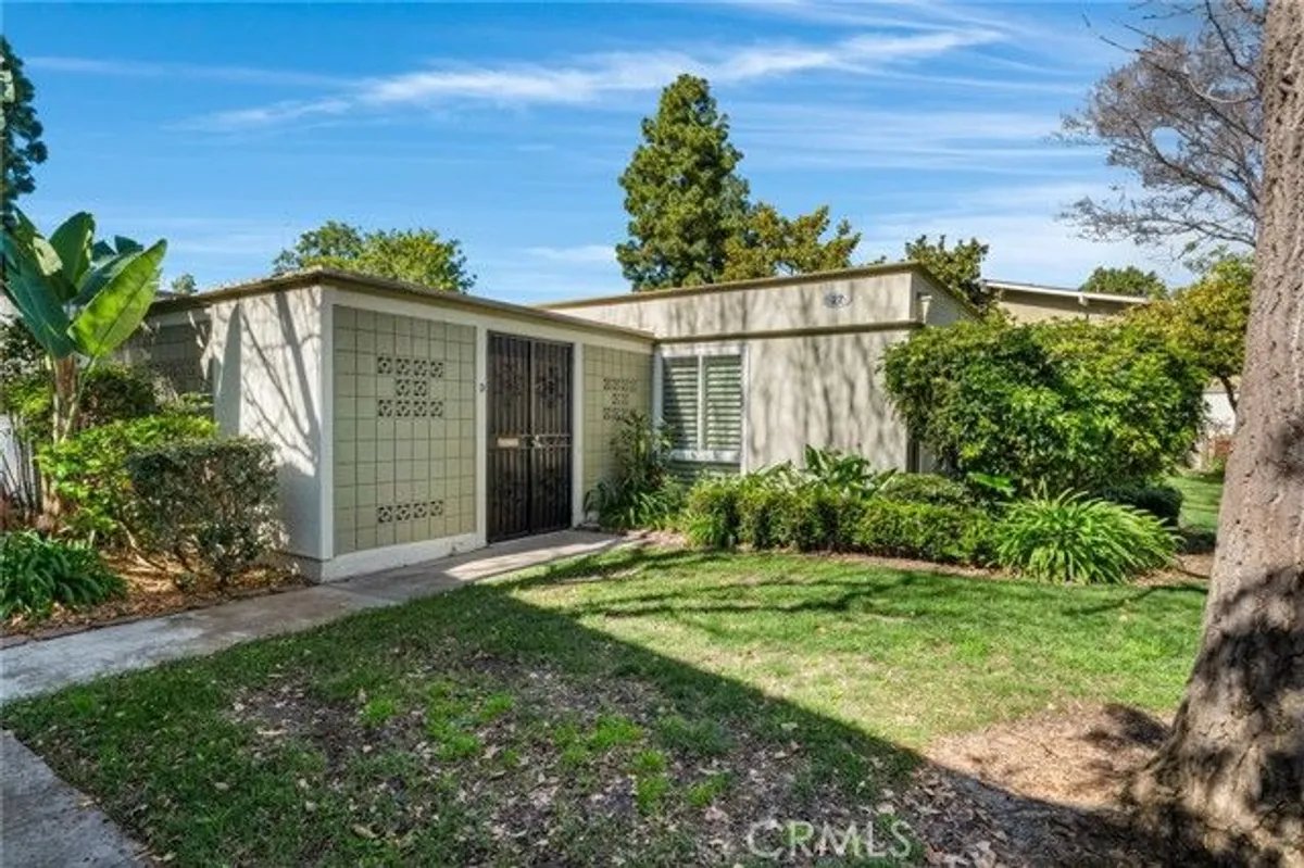 Property Slideshow image 1 of 42 | 27 avenida castilla d, Laguna Woods, CA, 92637
