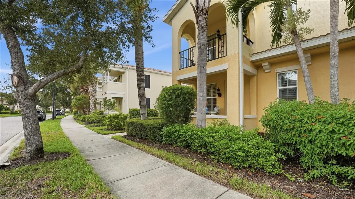Property Slideshow image 1 of 54 | 1585 dorgali dr, Sarasota, FL, 34238
