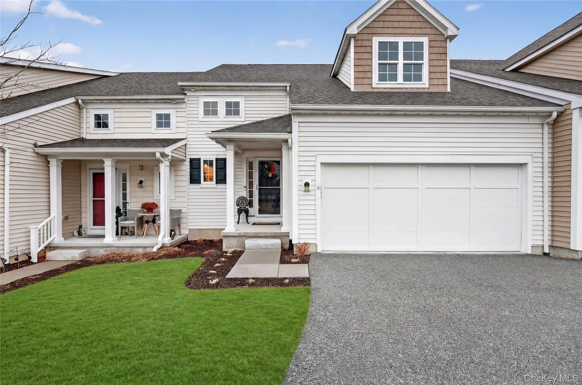 Property Slideshow image 1 of 50 | 4 frost ct, Carmel, NY, 10512