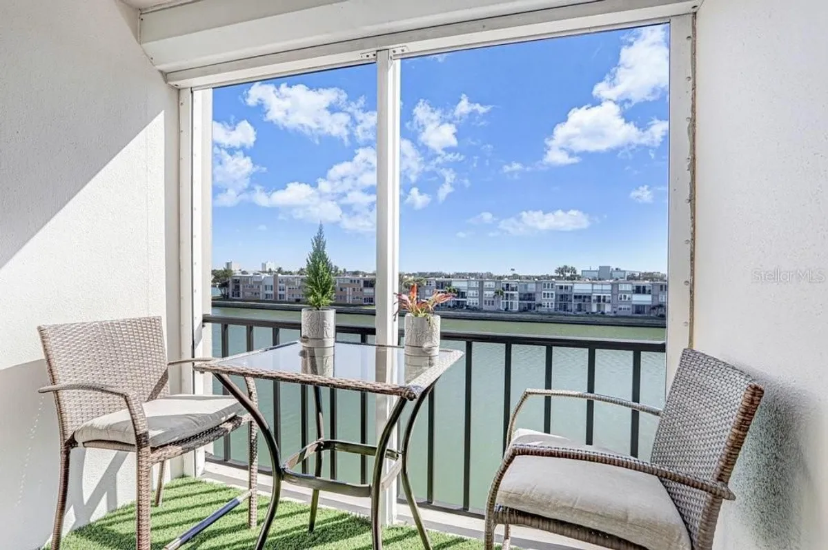 Property Slideshow image 1 of 59 | 7625 sun island dr 406, South Pasadena, FL, 33707