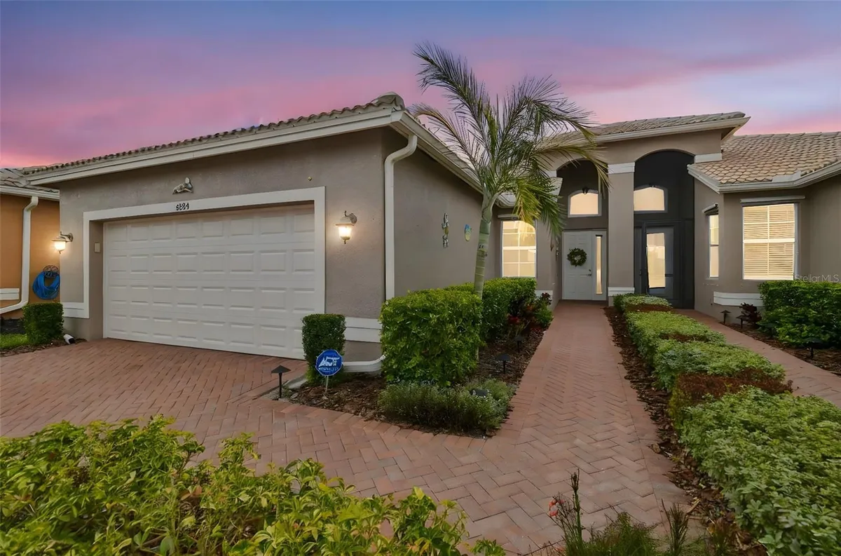 Property Slideshow image 1 of 75 | 4834 marble springs cir, Wimauma, FL, 33598