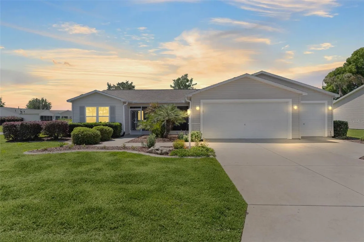 Property Slideshow image 1 of 50 | 3400 richmond dr, The Villages, FL, 32162