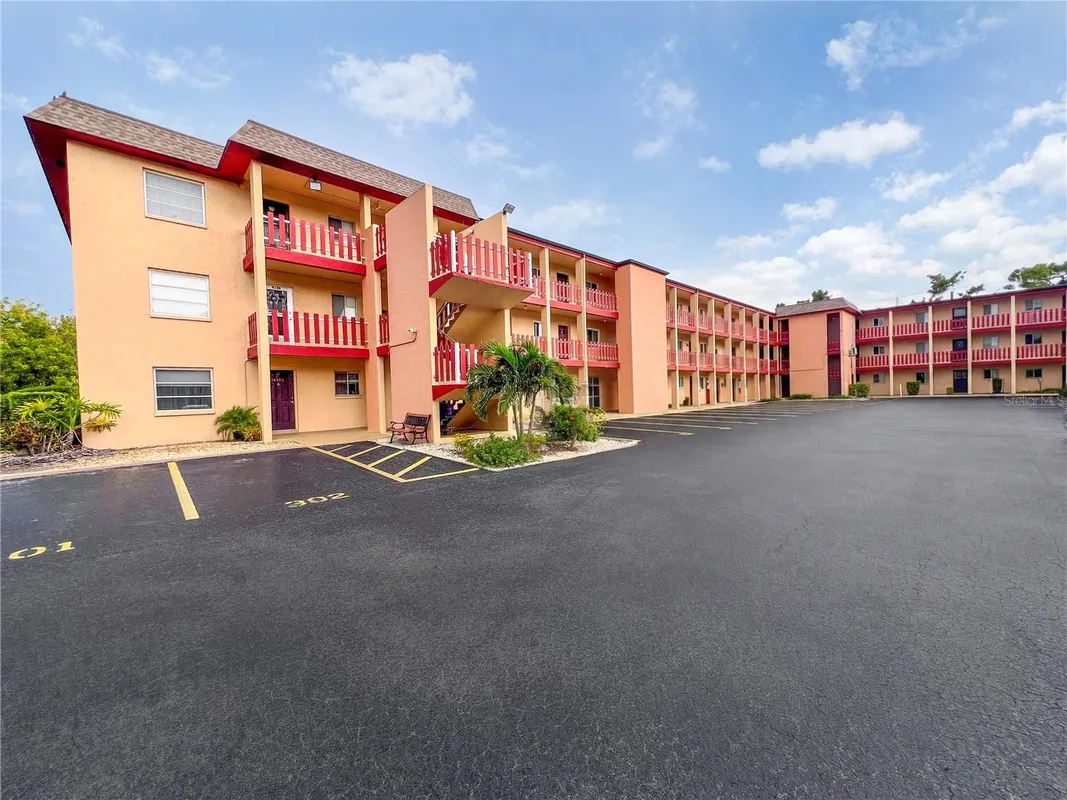 Property Slideshow image 1 of 24 | 4204 heron way b304, Bradenton, FL, 34205
