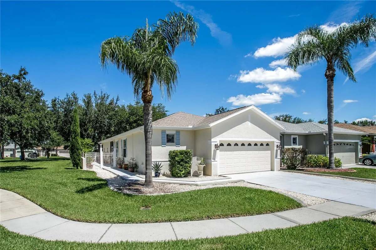 Property Slideshow image 1 of 34 | 8105 ambersweet pl, Land O Lakes, FL, 34637