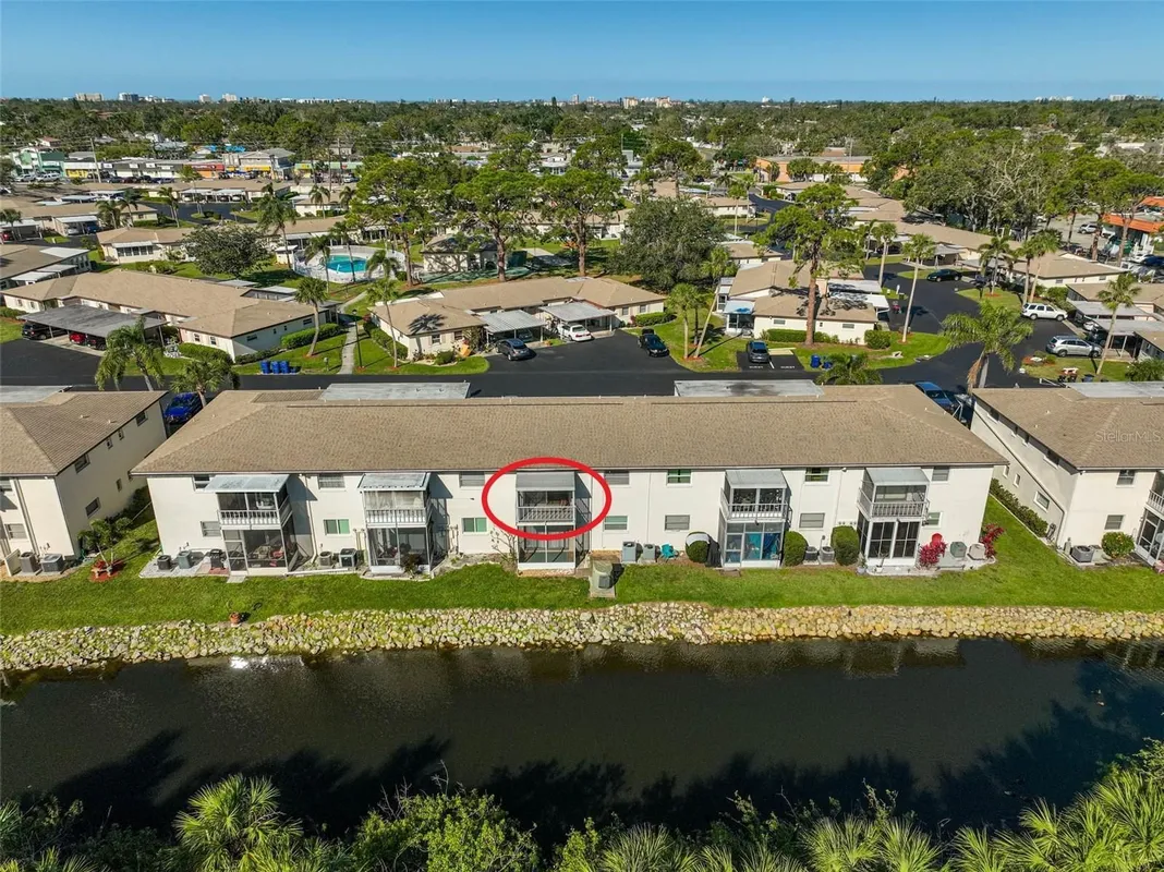 Property Slideshow image 1 of 25 | 2851 swifton dr 39, Sarasota, FL, 34231