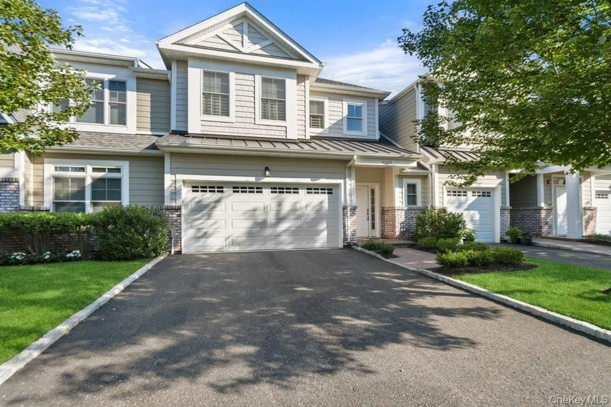 Property Slideshow image 1 of 48 | 46102 silver birch ln, Oyster Bay, NY, 11803