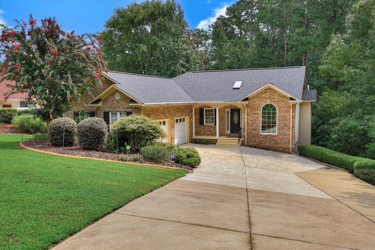 Property Slideshow image 1 of 70 | 613 heritage cv, Mccormick, SC, 29835