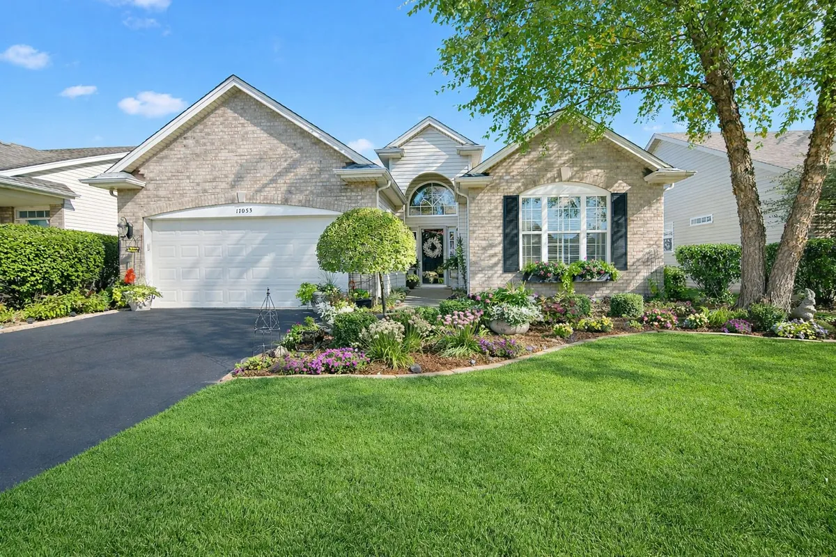 Property Slideshow image 1 of 19 | 17053 mendota dr, Lockport, IL, 60441