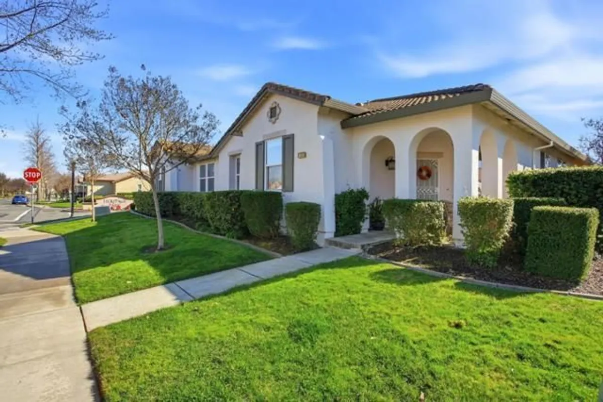 Property Slideshow image 1 of 18 | 2360 rose arbor dr, Sacramento, CA, 95835