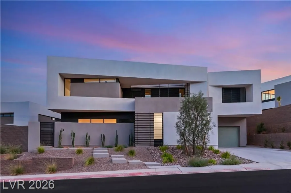 Property Slideshow image 1 of 19 | 25 canyon bay dr, Henderson, NV, 89011