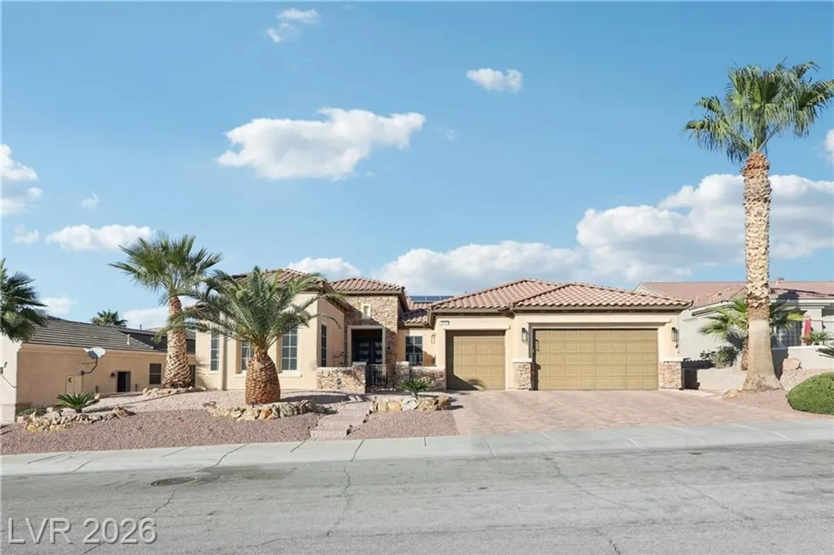 Property Slideshow image 1 of 52 | 2840 foxtail creek ave, Henderson, NV, 89052