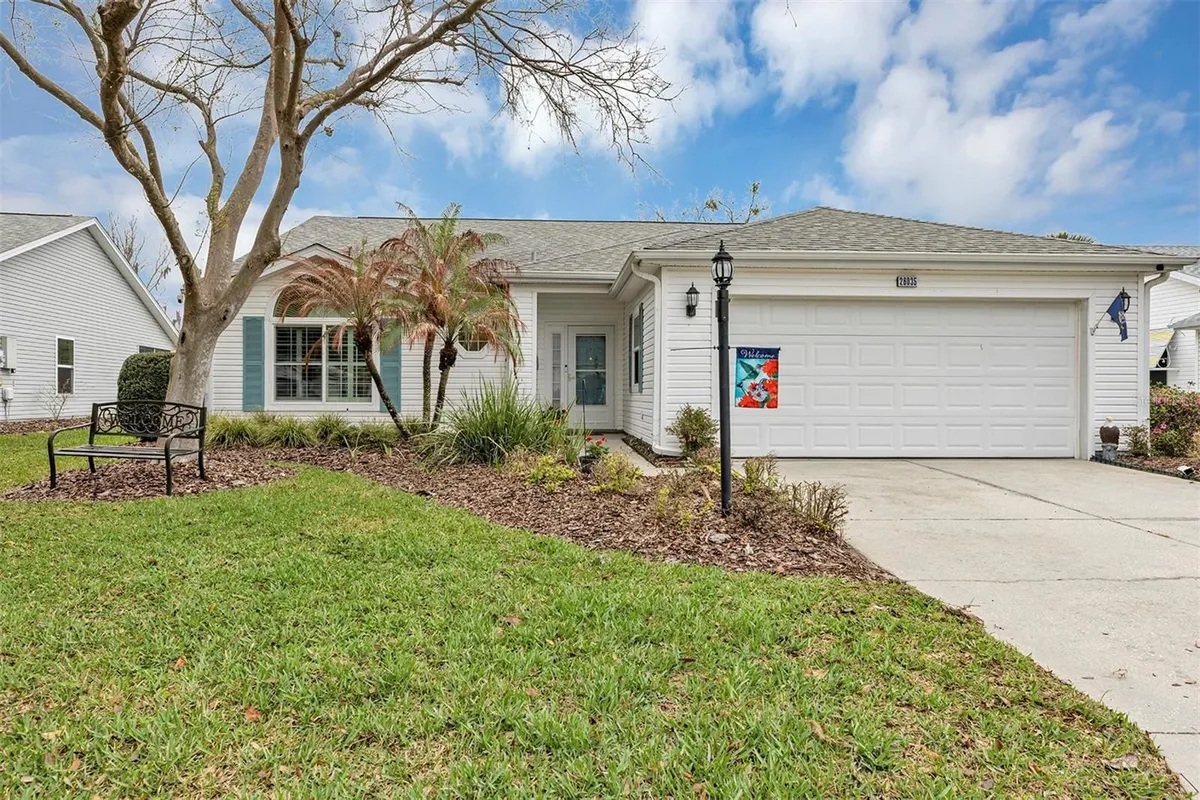 Property Slideshow image 1 of 41 | 26035 oakmount dr, Leesburg, FL, 34748