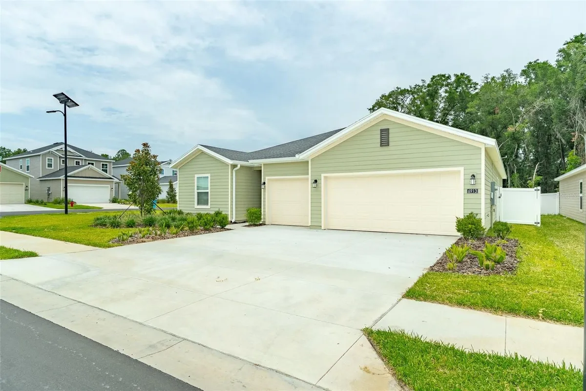 Property Slideshow image 1 of 48 | 6913 sw 87th st, Ocala, FL, 34476