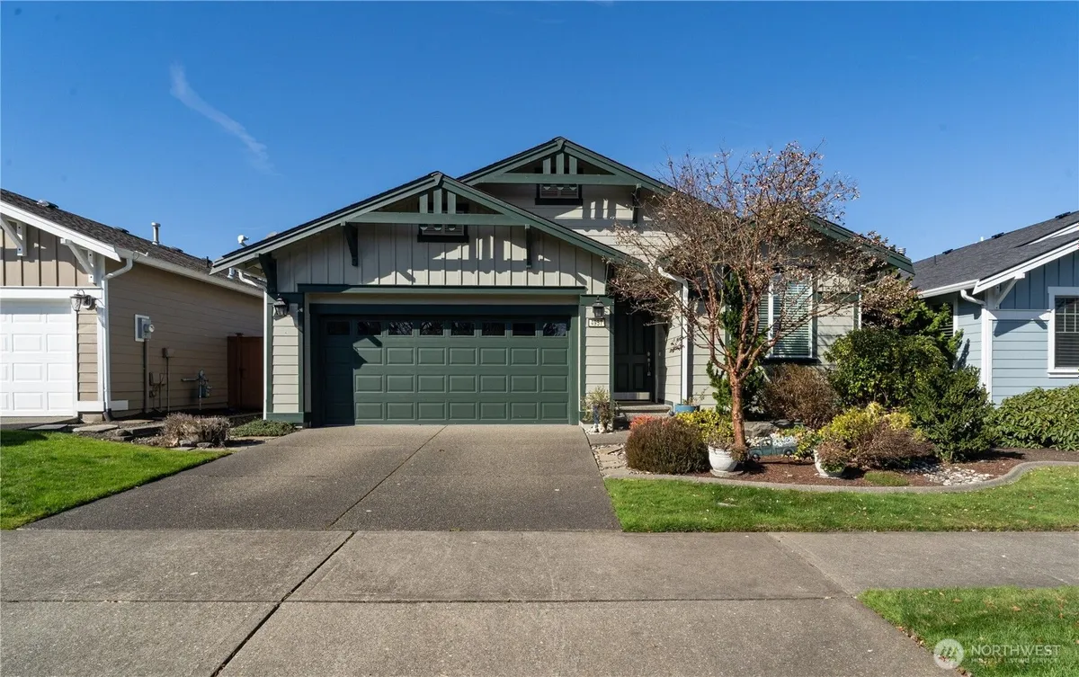 Property Slideshow image 1 of 25 | 4957 bend dr, Lacey, WA, 98516