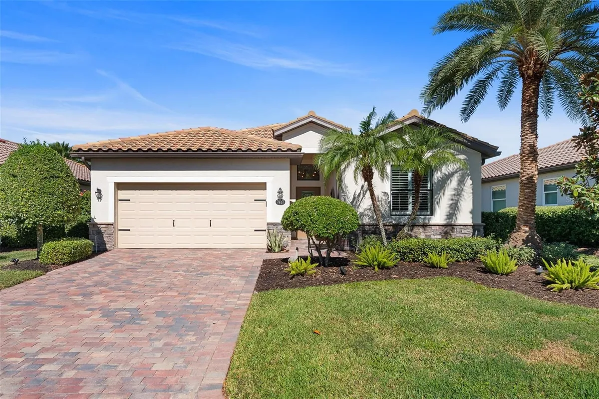 Property Slideshow image 1 of 54 | 7027 quiet creek dr, Bradenton, FL, 34212
