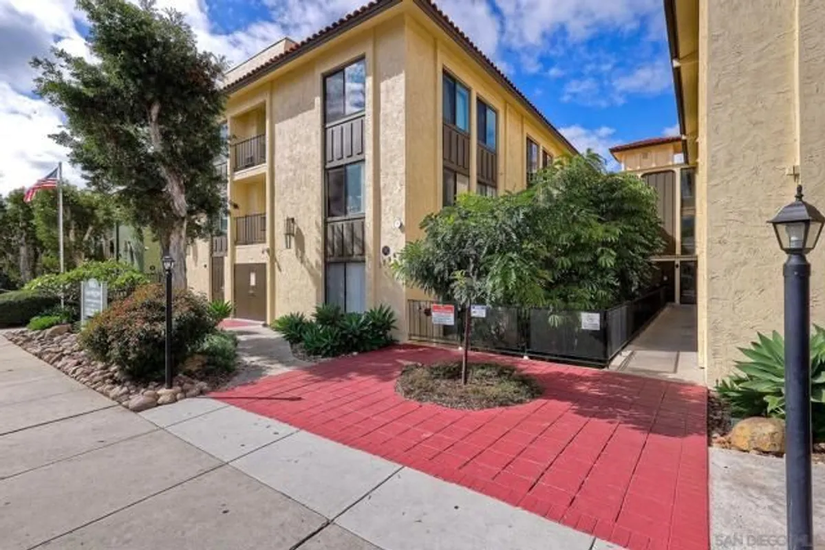 Property Slideshow image 1 of 27 | 3796 alabama st 1, San Diego, CA, 92104