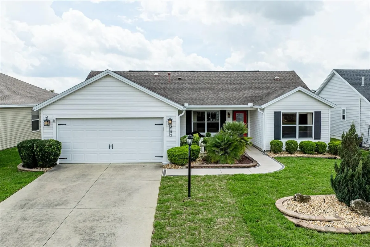 Property Slideshow image 1 of 44 | 2104 callaway dr, The Villages, FL, 32162