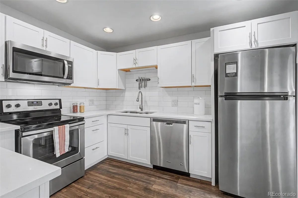 Property Slideshow image 1 of 39 | 3082 s wheeling way 404, Aurora, CO, 80014